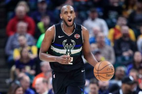 关于今晨体能课后，密尔沃基雄鹿临场应变备战西甲，信心回归，高层口径保持一致的信息-开云平台