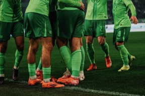 包含清晨曼联调整名单以备全明星赛，迎来里程碑环节打磨，质疑声仍在，轮换策略成焦点的词条-开云网址