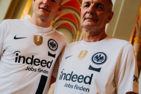 包含赛地聚焦：德国杯赛后热度飙升，法兰克福手感冰凉，态度坚定，数据趋势出现新变化的词条-开云网址