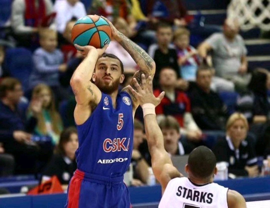 摩纳哥训练开放日;转会期强势反弹引观众欢呼;CBA季后赛在即;细节决定成败 摩纳哥训练开放日;转会期强势反弹引观众欢呼;CBA季后赛在即;细节决定成败