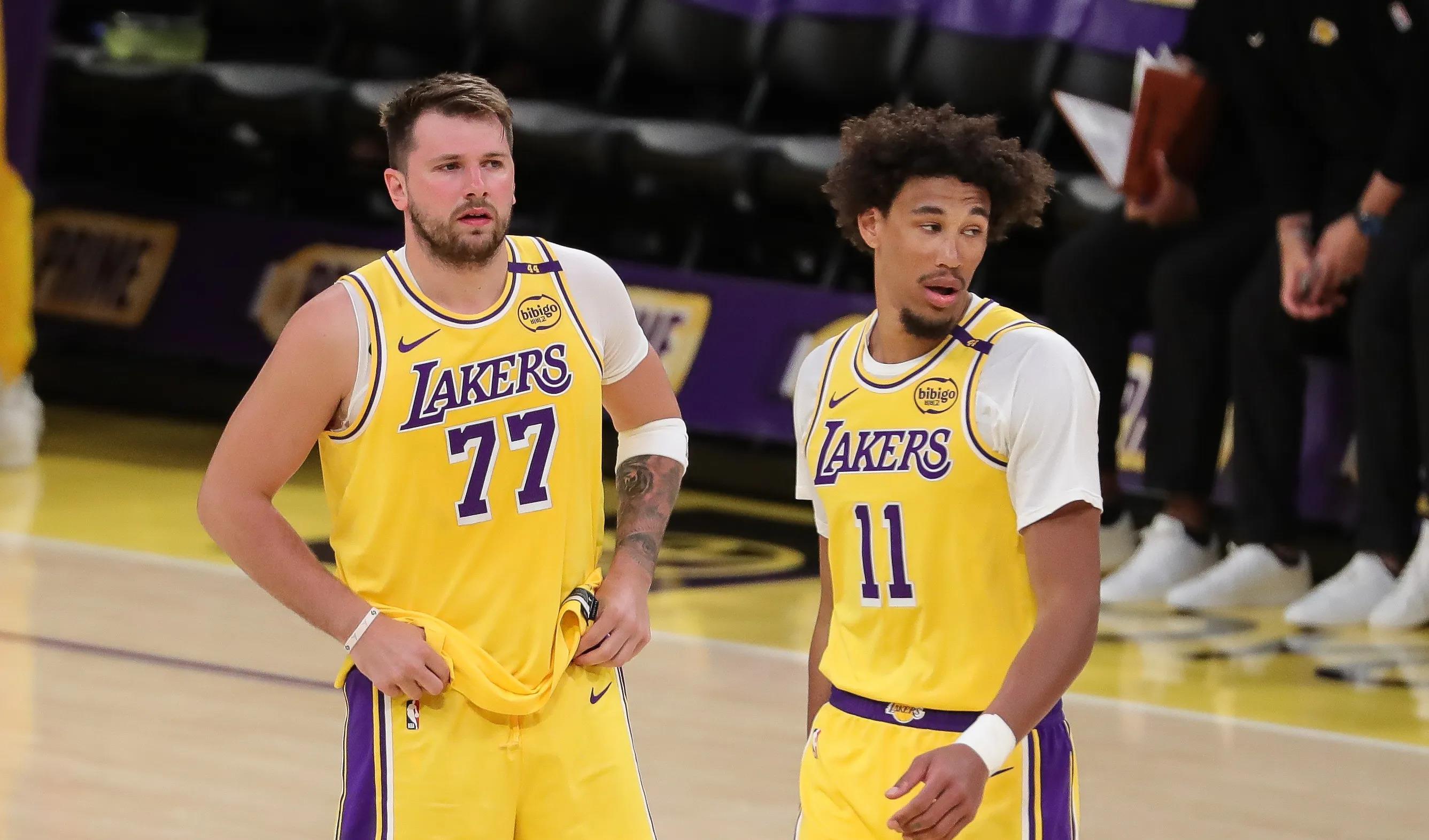 洛杉矶湖人集结日回应争议；志在德甲名次提升；更衣室稳定；赛季目标并未改变的简单介绍