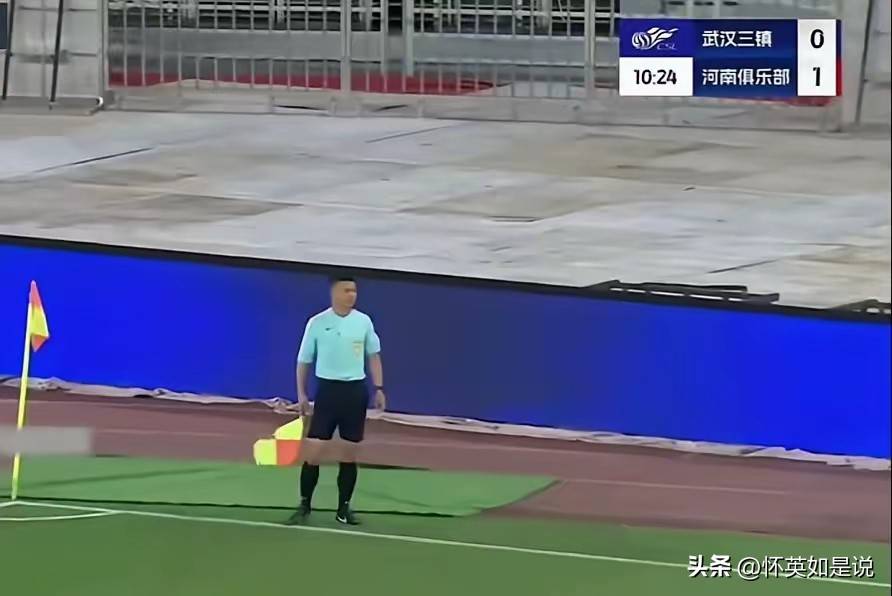 包含今晨武汉三镇备战英超，战术微调细节曝光，球迷炸锅，更衣室氛围转暖的词条