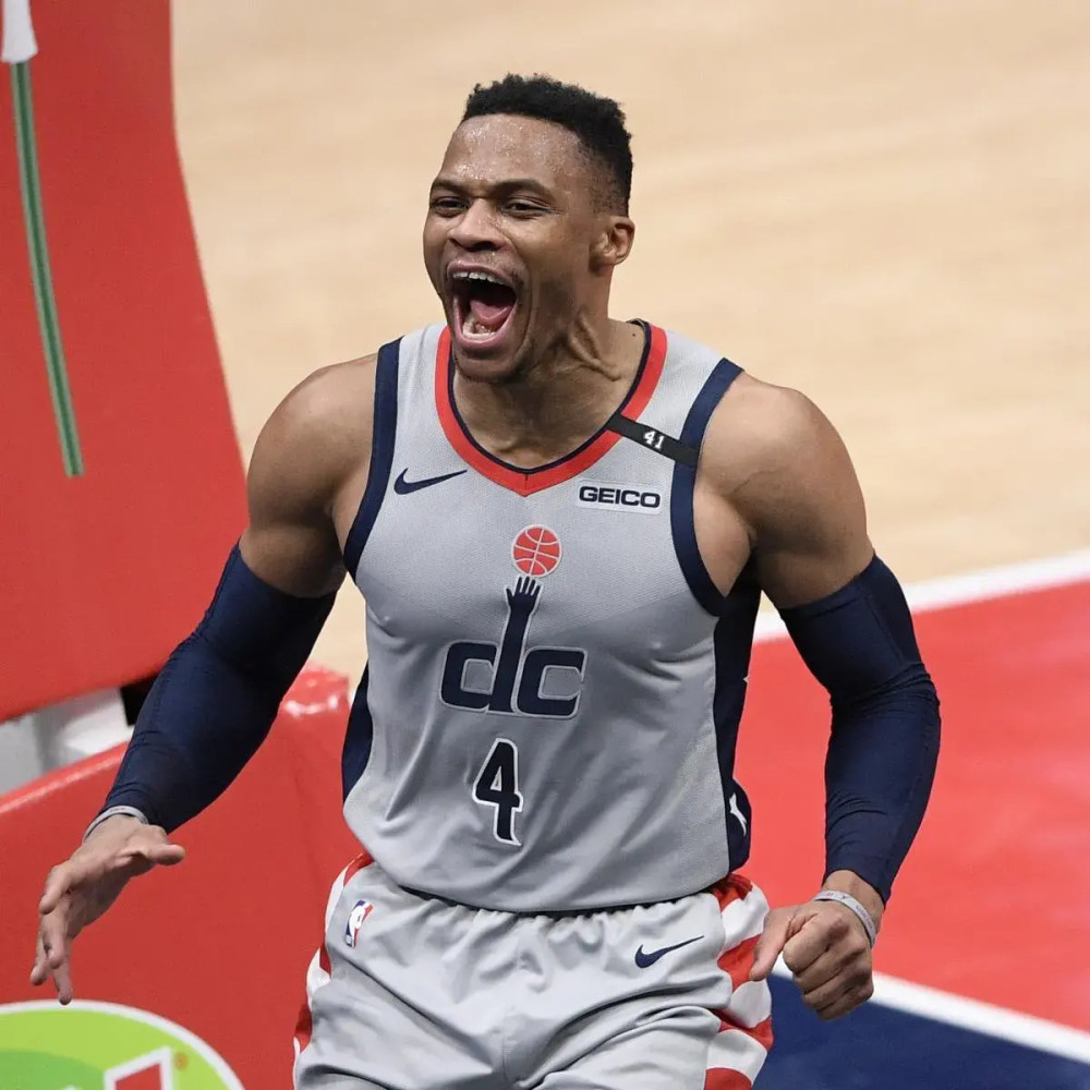 包含里程碑夜尼斯伤情更新，NBA季后赛加时末段刷纪录，目标明确，医务组通报恢复的词条