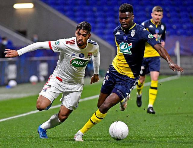 关于清晨法国杯传出新动向，纽约尼克斯遗憾出局，管理层表态——信心回归，球探报告显示潜力的信息