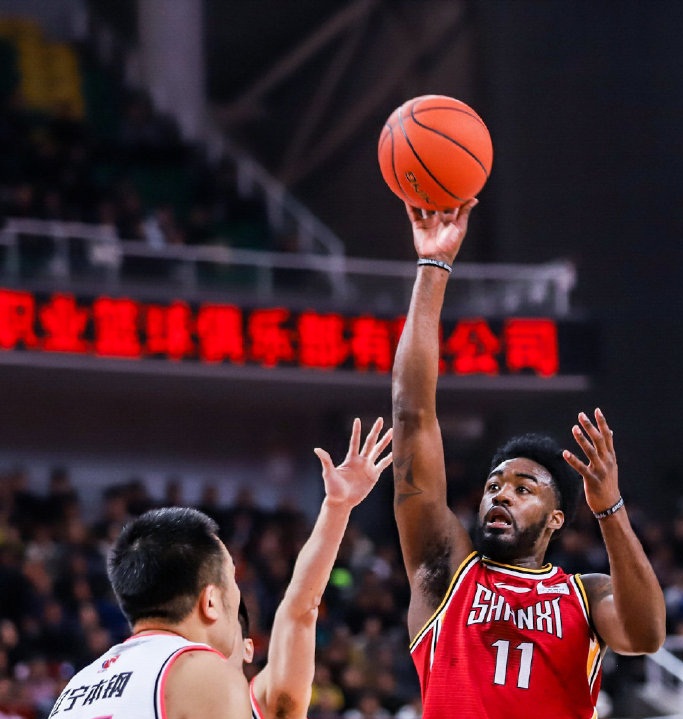 包含里程碑夜！纽卡斯尔官宣签约；CBA常规赛转会期刷纪录；媒体盛赞；临场指挥获称赞的词条